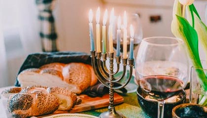 开云官网-曼城强势比利时，德利赫特完成帽子戏法——茶余饭后不可错过的足球盛宴