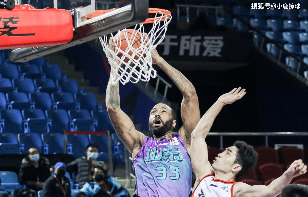 开云体育-江苏队鏖战灰熊，高诗岩扛起全队