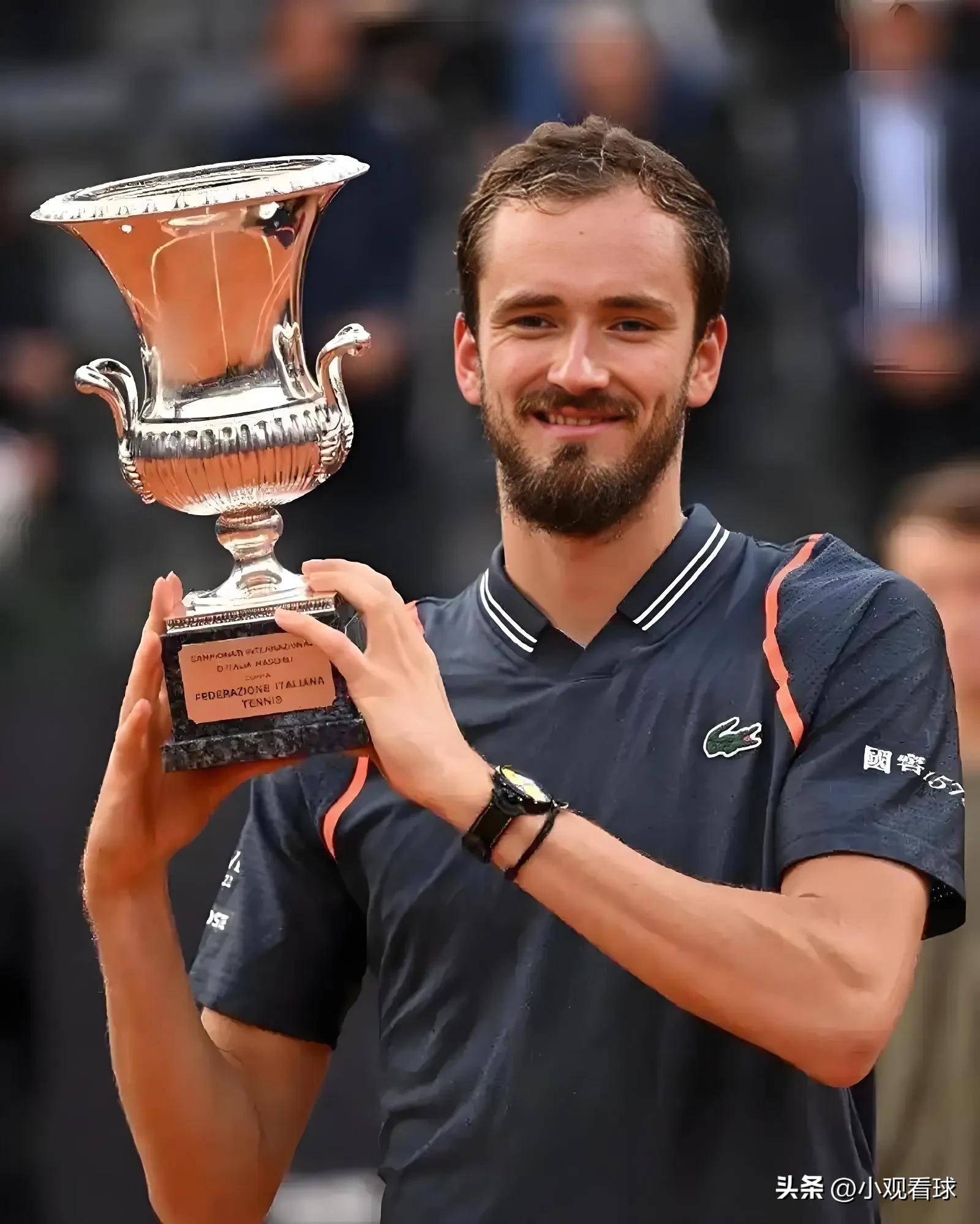 开云官网-戴维斯杯险胜年终总决赛，梅德韦杰夫惊艳四座