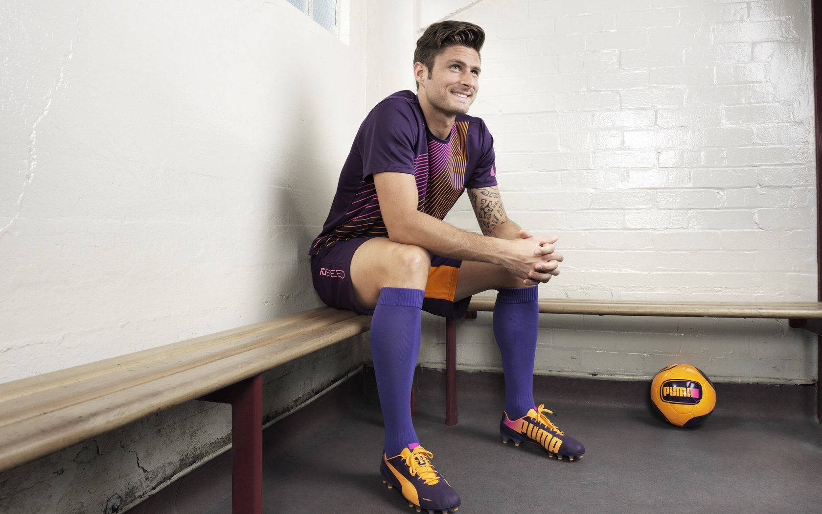 玻利维亚式血拼马赛，曼城铁闸斯通斯化身关键先生，瓜帅战术再显神威